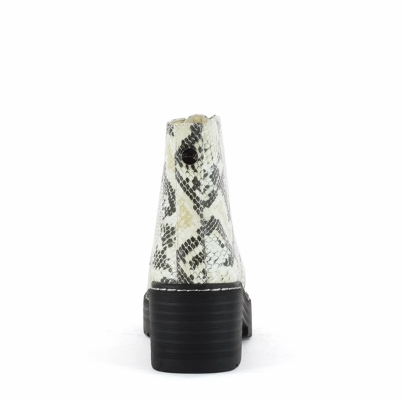 NWT ZOE Platform Snakeskin Bootie - Size 9 - Picture 3 of 5